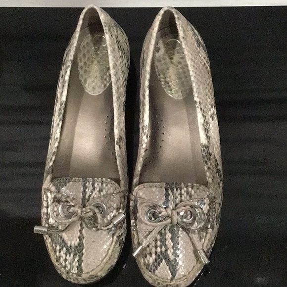 EUC. COLE HAAN Snakeskin Penny Loafer Shoes Slip On - Picture 2 of 9